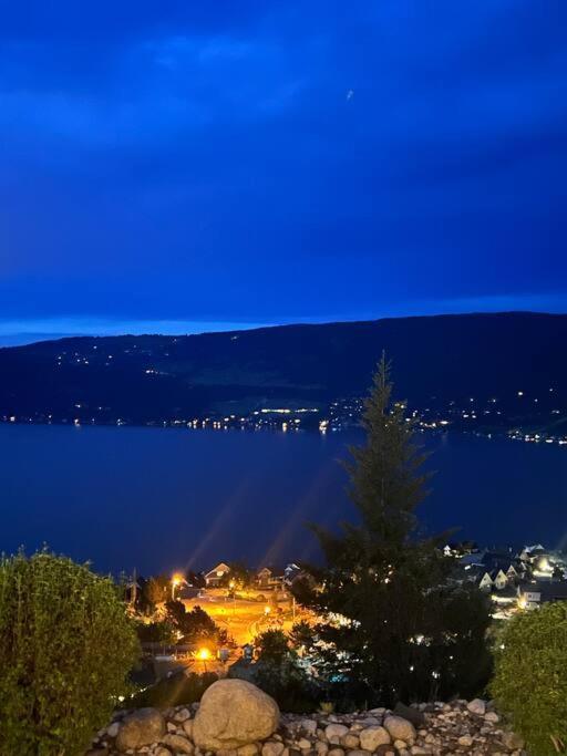 Jasmine Cottage Kelowna Esterno foto