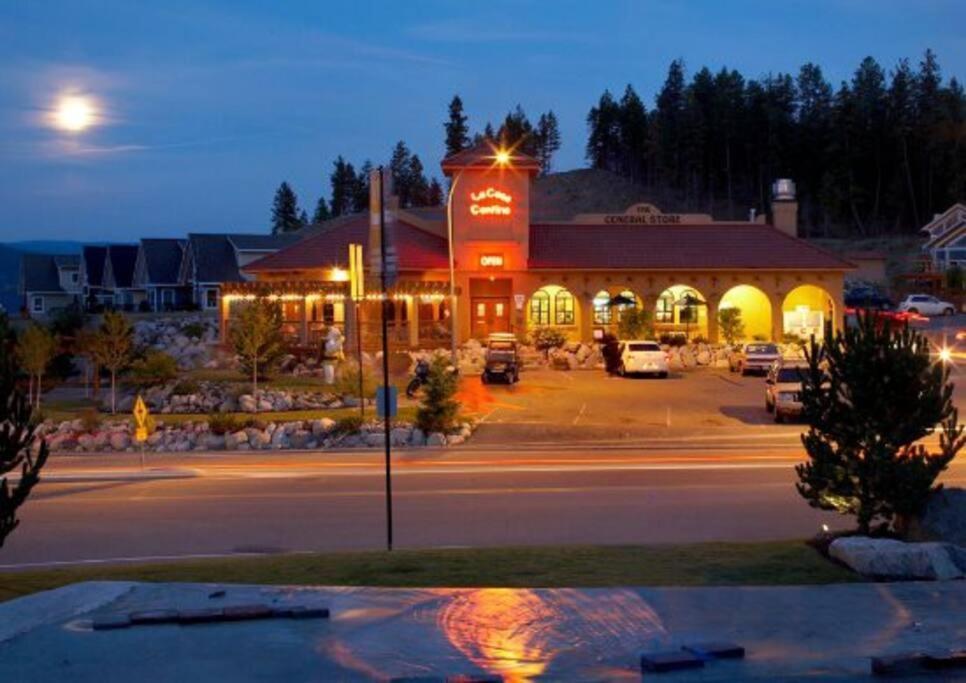 Jasmine Cottage Kelowna Esterno foto